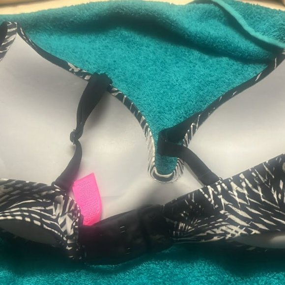 Three bras! La Senza! 36D $6.99 shipping! - Picture 2 of 6